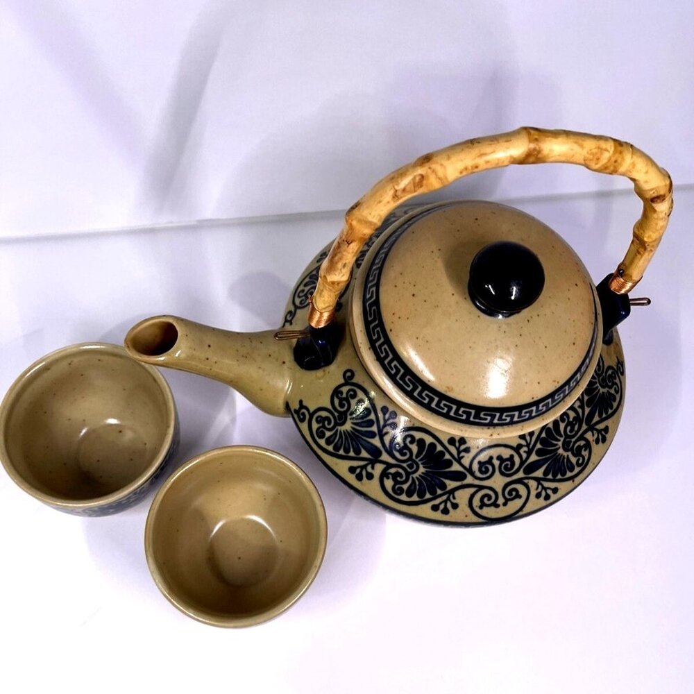 Vintage Ceramic Teapot Set With Bamboo Handle & 2 Cups - Made In China Beige Wit - Picture 6 of 6